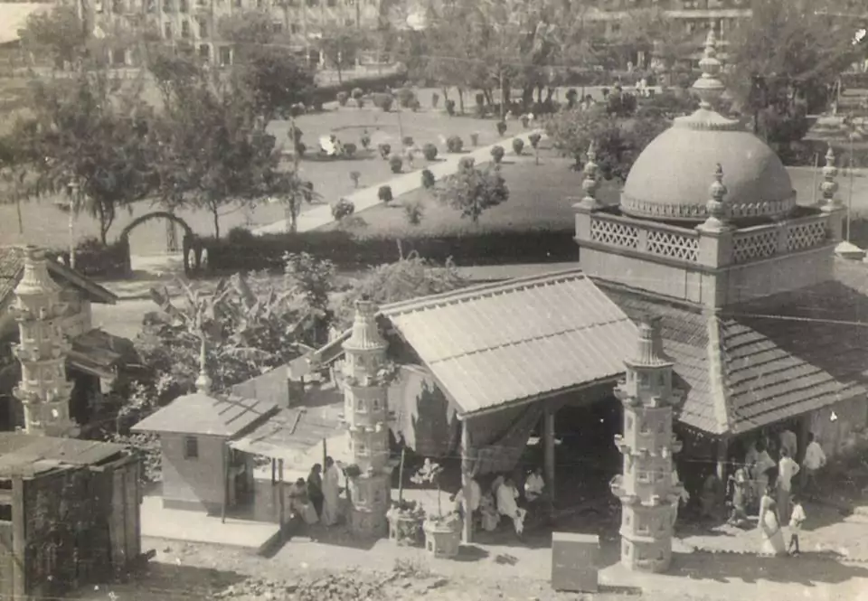 Siddhivinayak Temple old photo - History